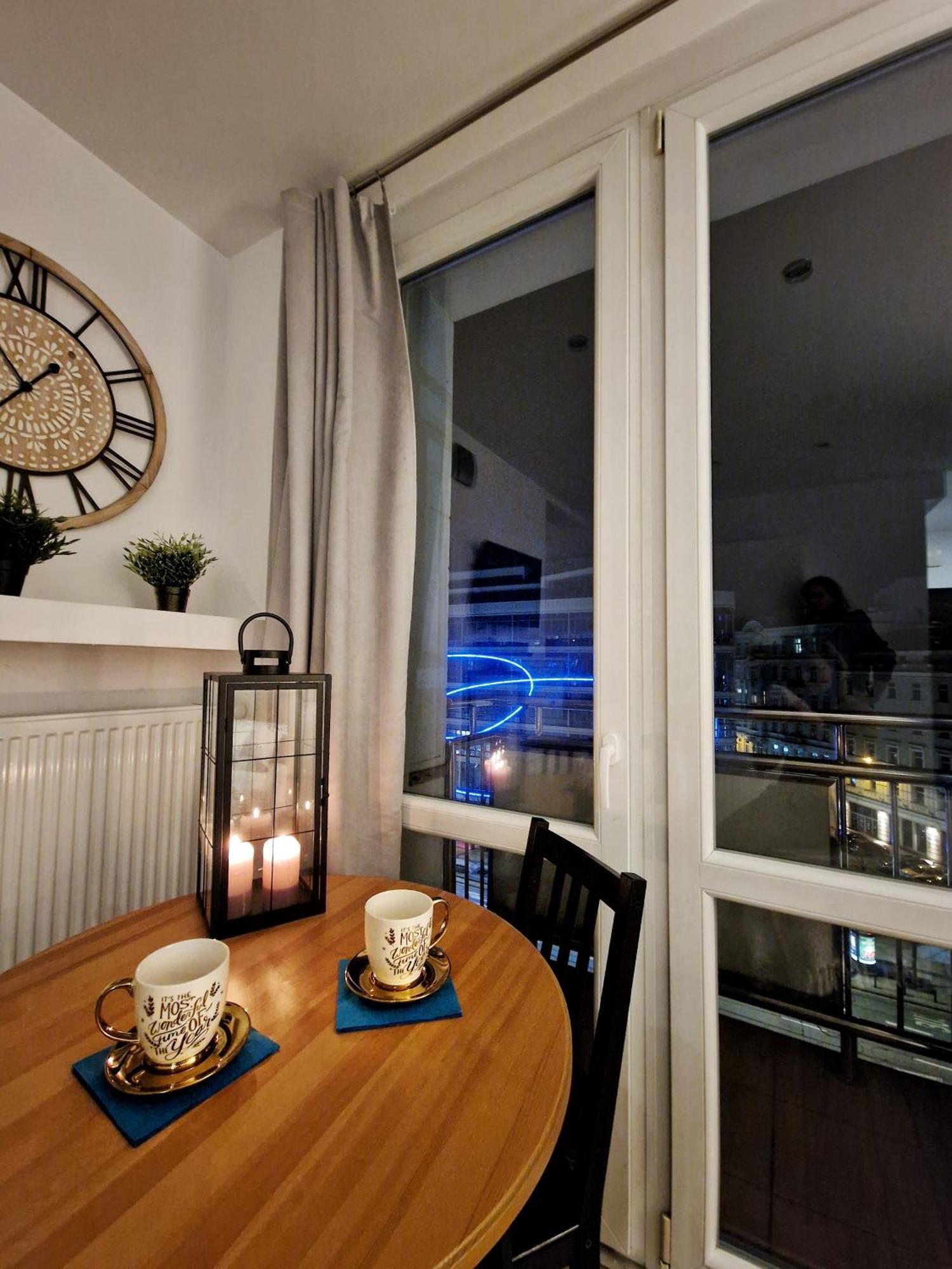 Central Hollidays Apartments Varsó Kültér fotó